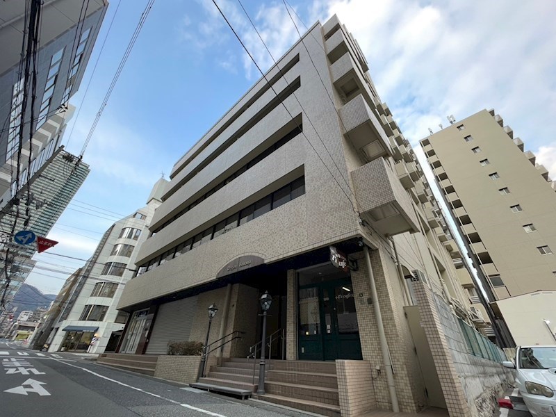 クラウンビルレジオン三宮の外観