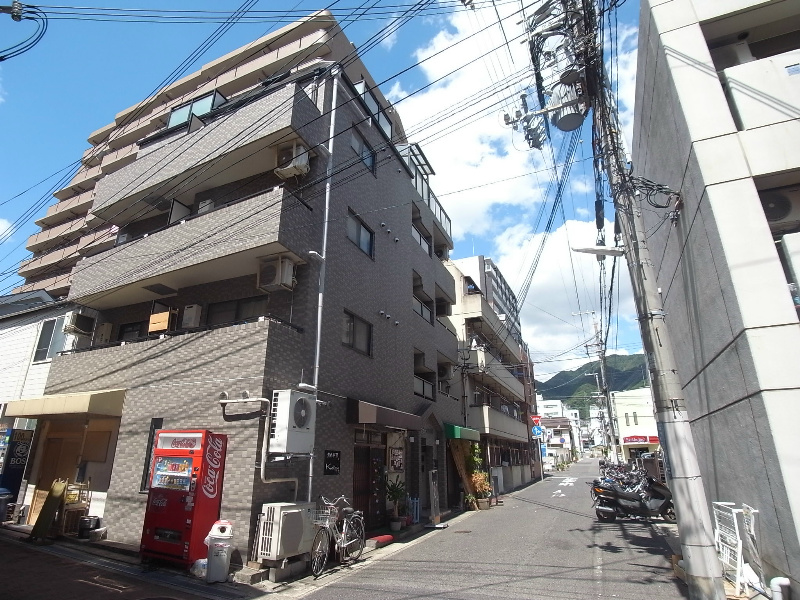 セビーヌ春日野道の外観