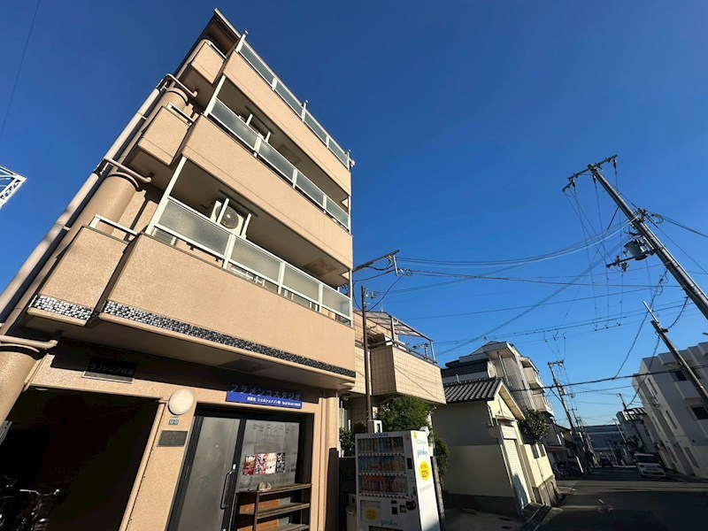 ラフレシア岡本の外観