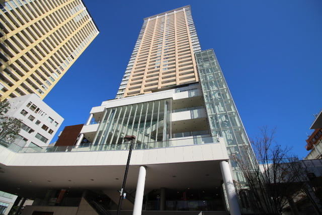 ステーションガーデンタワーの外観