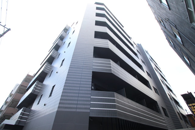 コンフォリア日暮里の外観