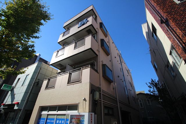 カースル三ノ輪A棟の外観