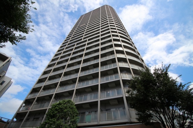 リーデンスタワーの外観