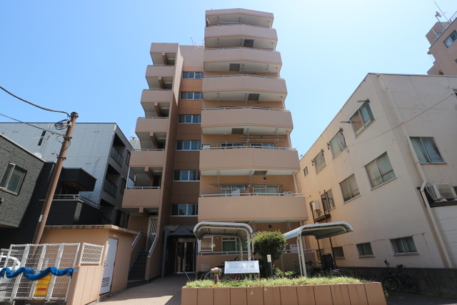 カストール三ノ輪の外観