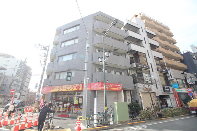 クレセント小台の外観