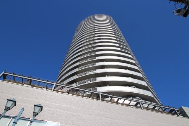 マークスタワーの外観