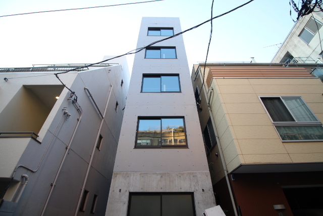 ラフォート上野根岸の外観