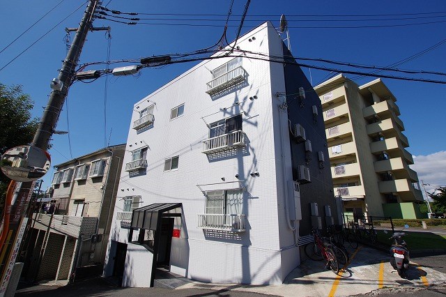 Ｎｅｗ　ＳｔｏＲＫ　Ａｐａｒｔｍｅｎｔ　禁野本町