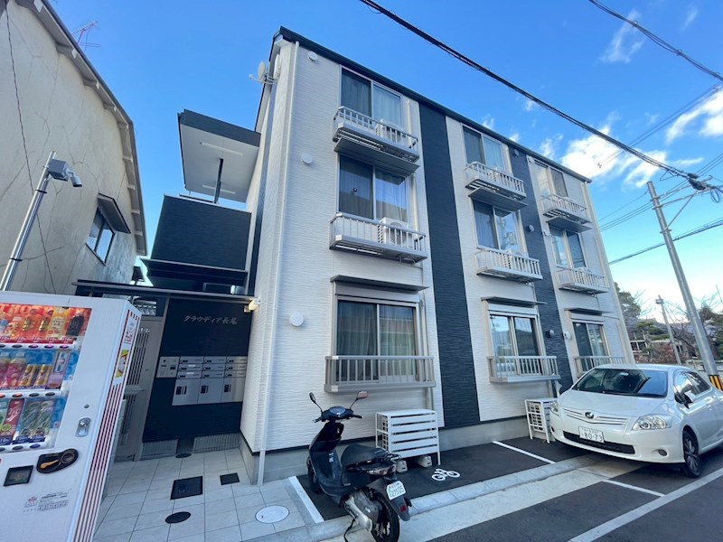 クラウディア長尾